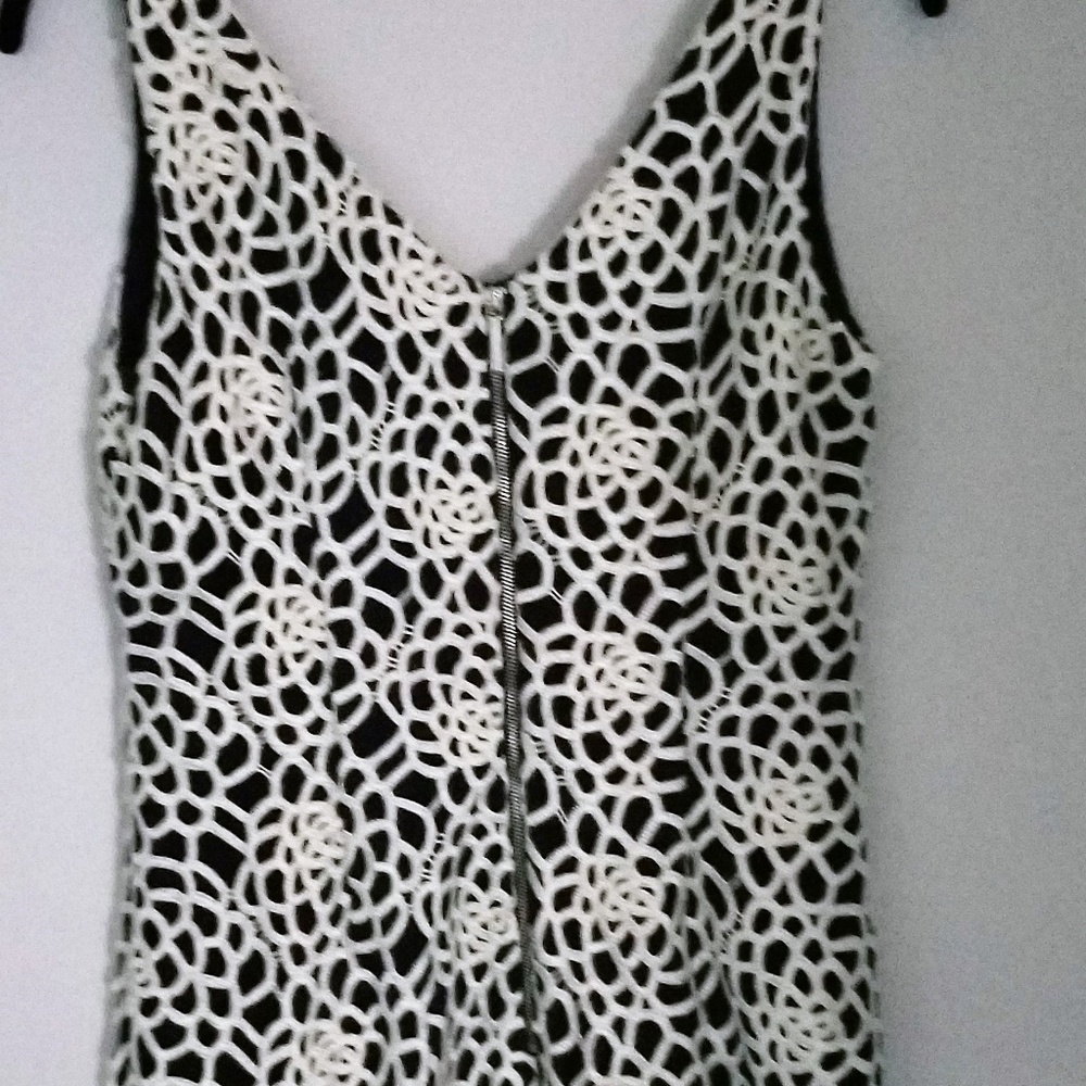 Lauren Ralph Lauren Sleeveless Sheath Dress - size